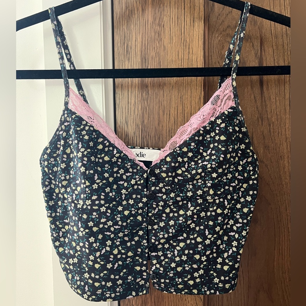 elodie lace trim buttoned crop top